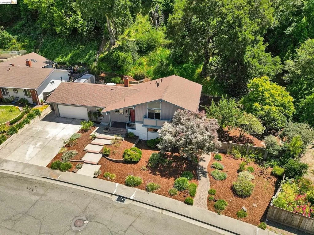 Photo of 2826 Wright Ave