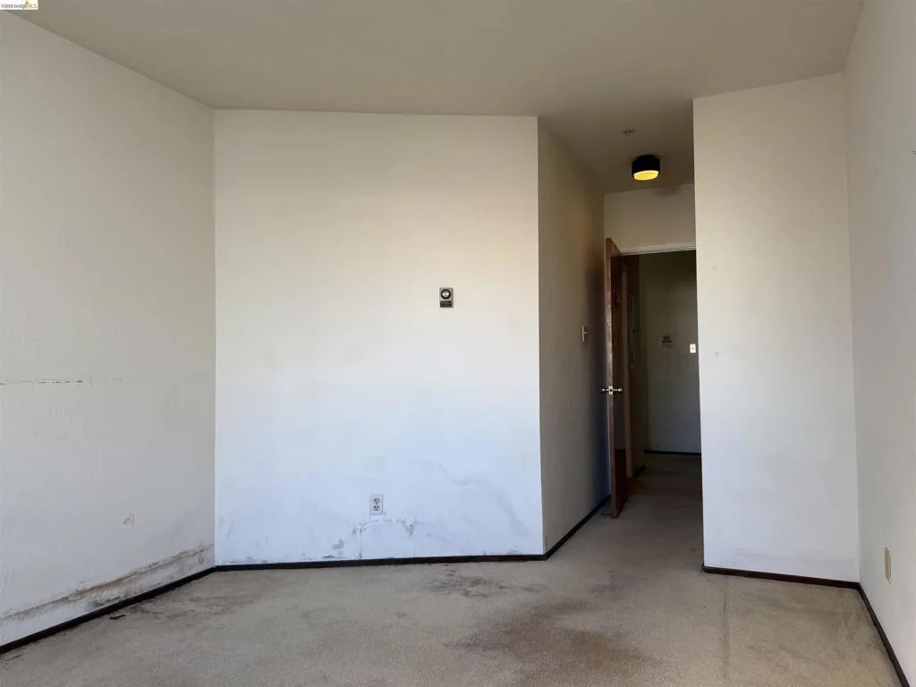 Photo of Unit 3D at 330 8Th St