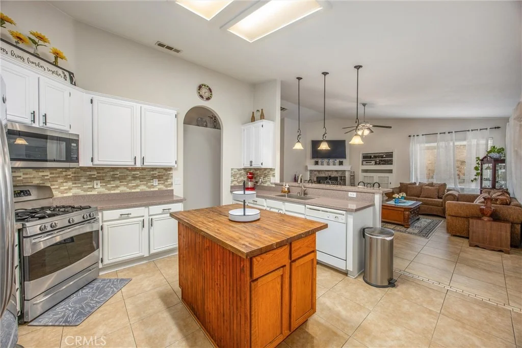 Photo of 13997 Riverside