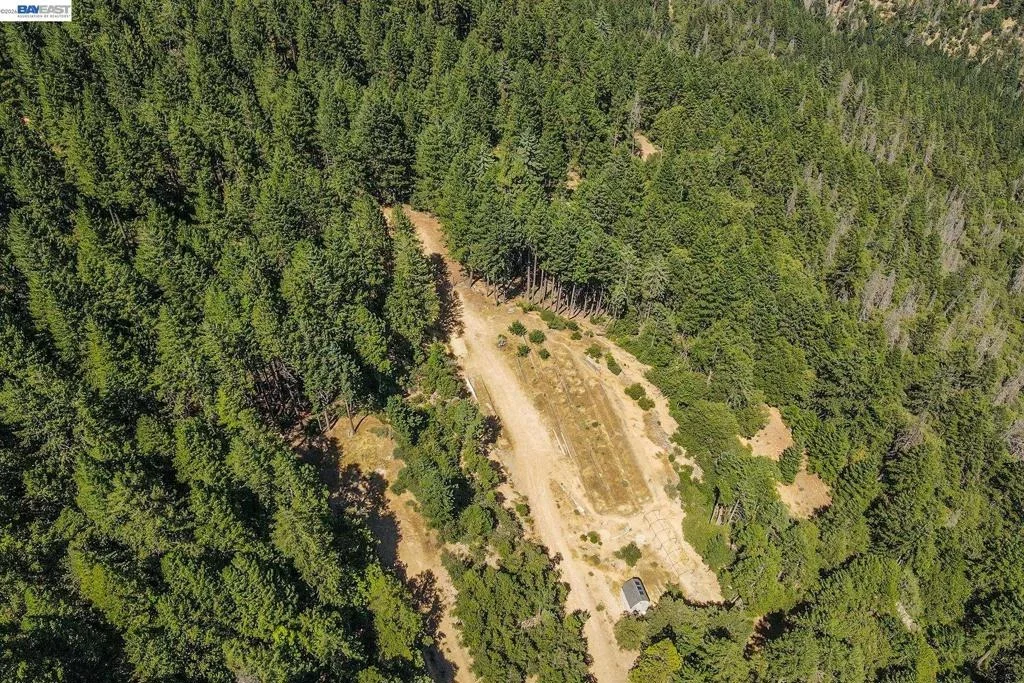 Photo of 190 Moore Gulch