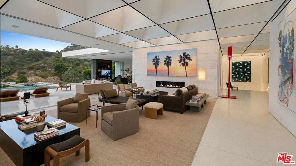 Photo of 9265 Robin Drive