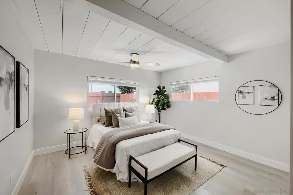 Photo of 5379 La Jolla Mesa