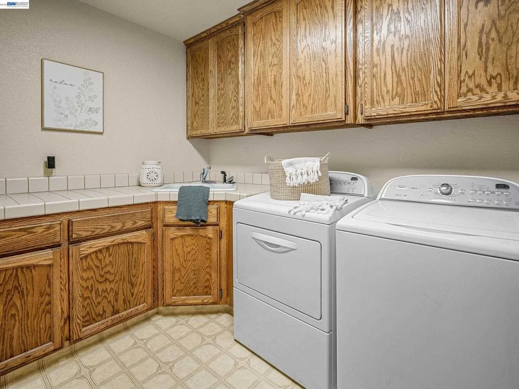 Photo of 8681 Winding Way