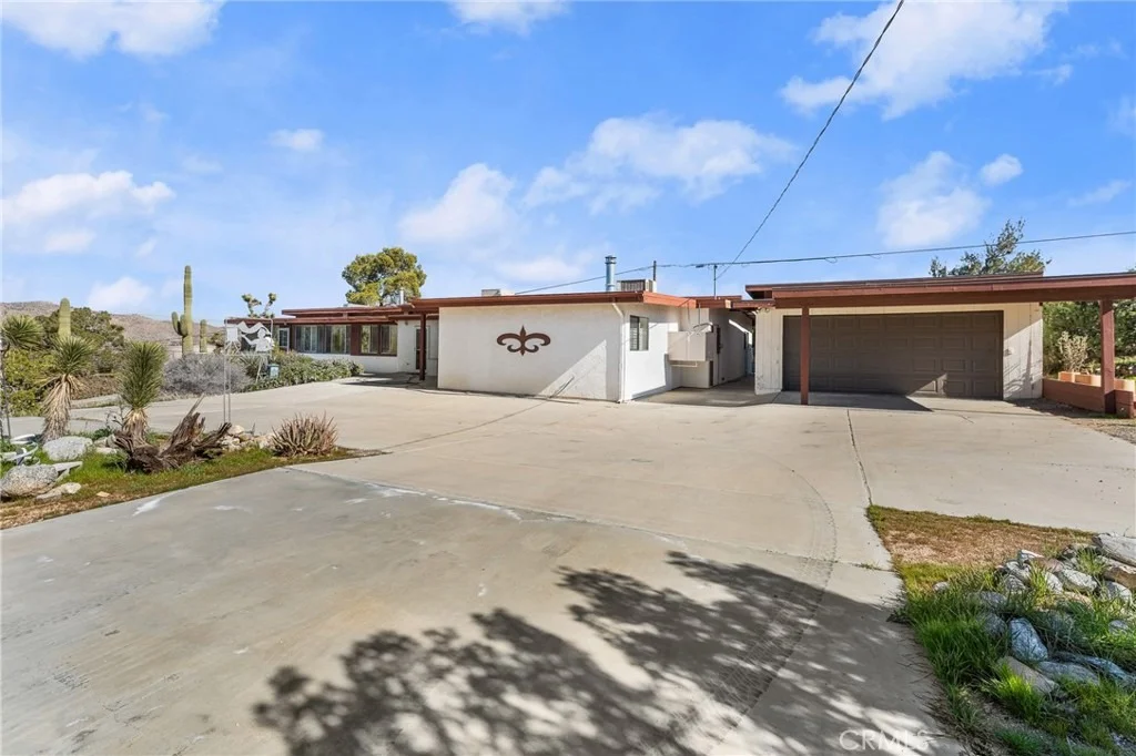 Photo of 55689 Highland
