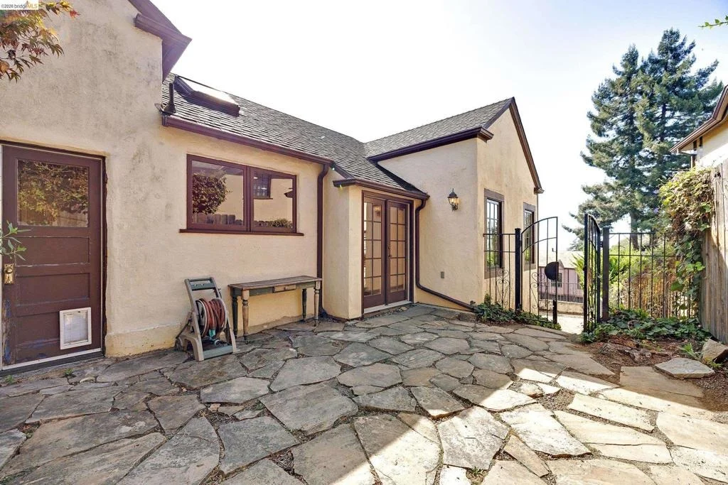 Photo of 455 Arlington Ave