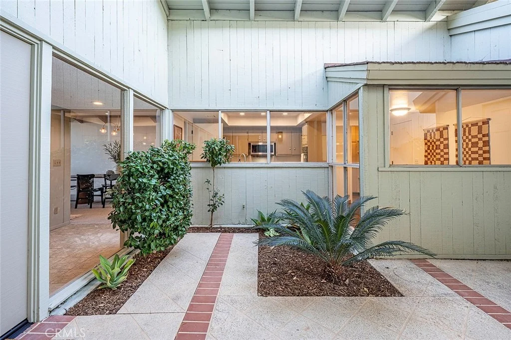 Photo of 4200 N Virginia Vista