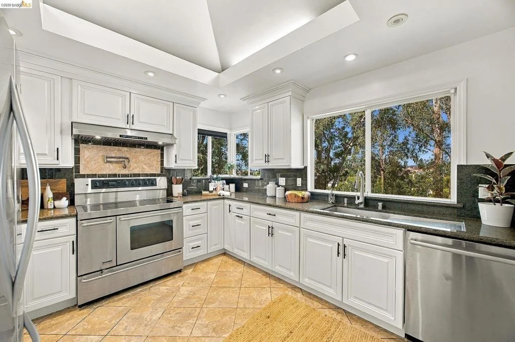 Photo of 866 Alma Place