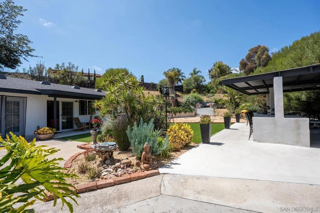 Photo of 902 Loma View