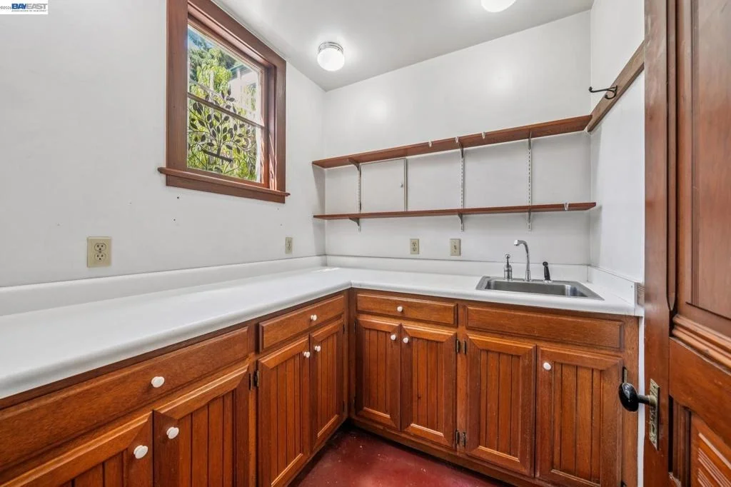 Photo of 2242 San Antonio Ave