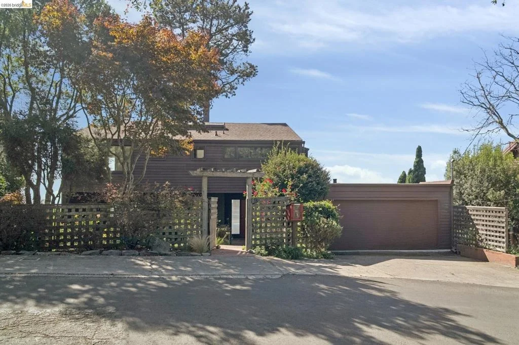 Photo of 17 Senior Ave
