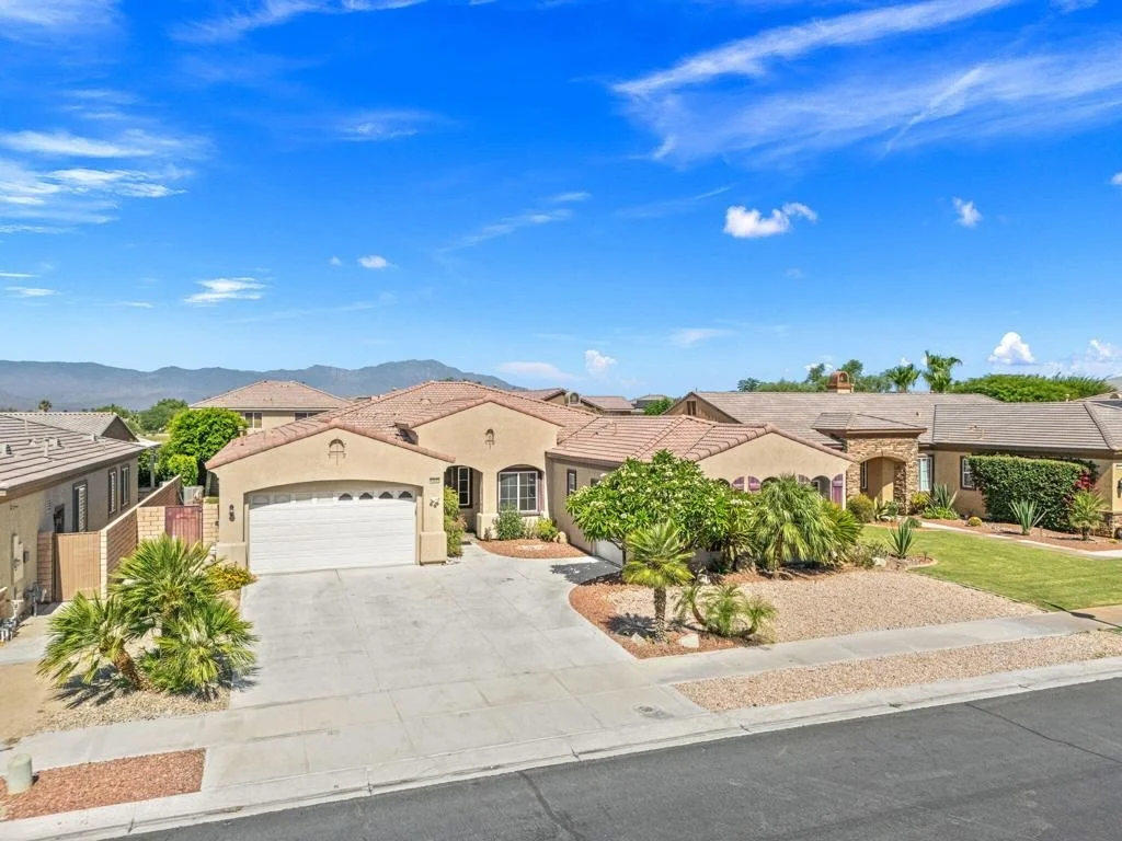 Photo of 43425 Sentiero Drive