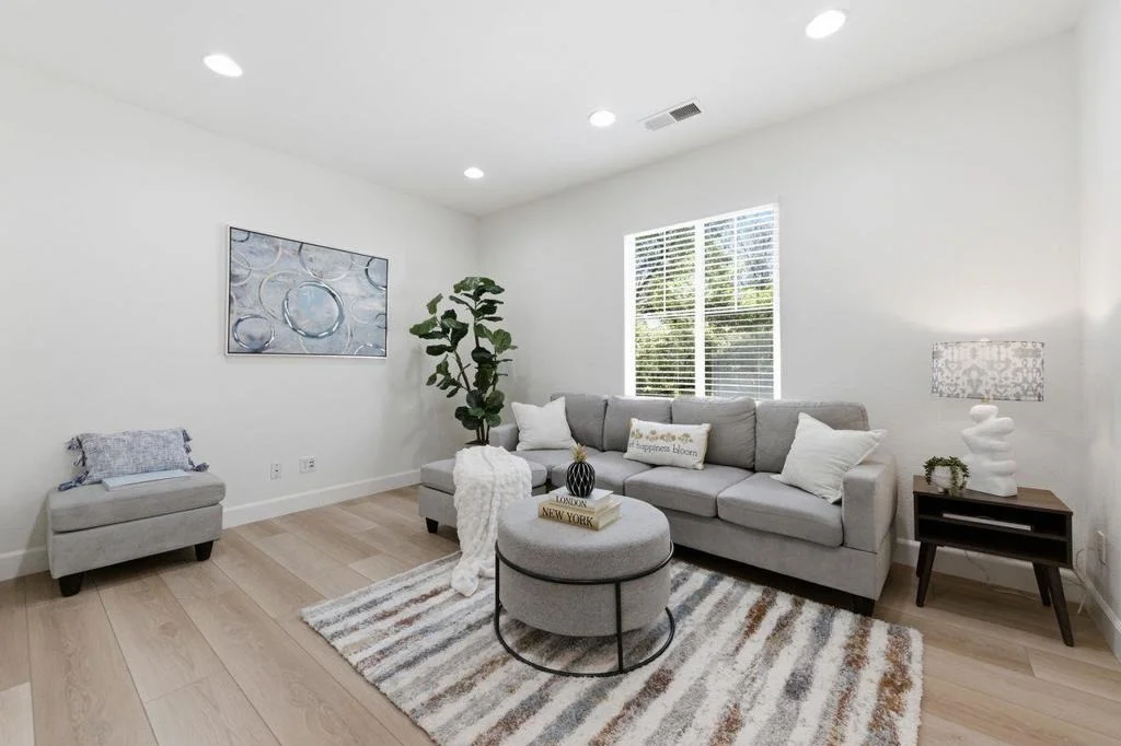 Photo of 698 W Rico Way