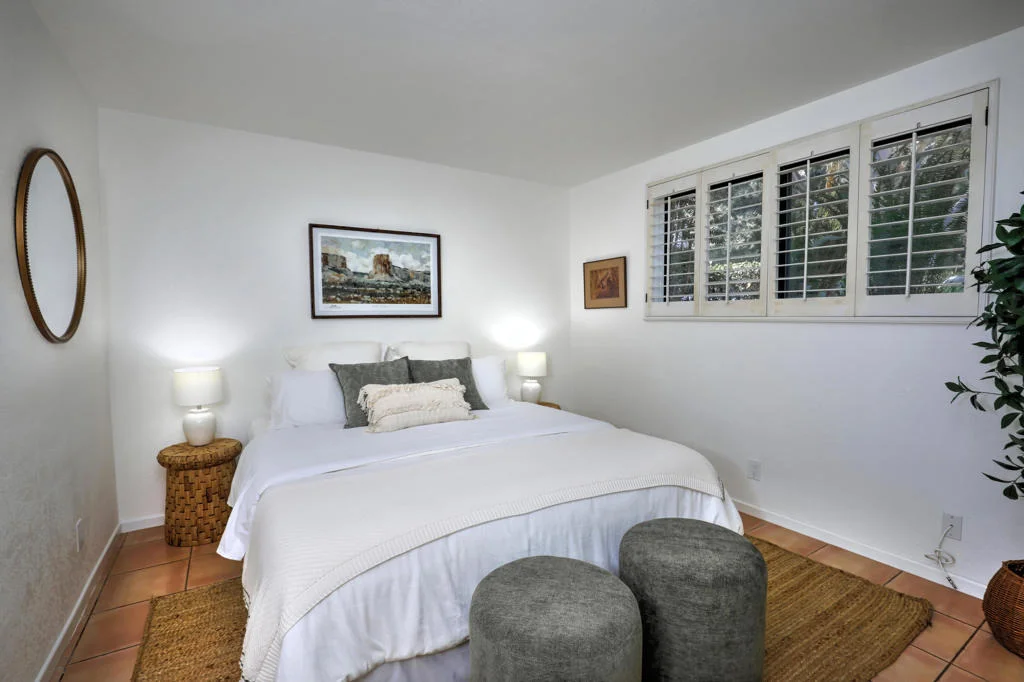 Photo of Unit 712 at 3375 Foothill Road