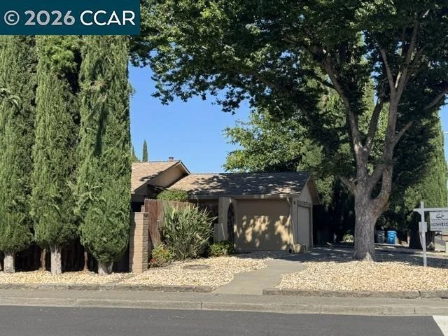 Photo of 1827 Alamo Dr