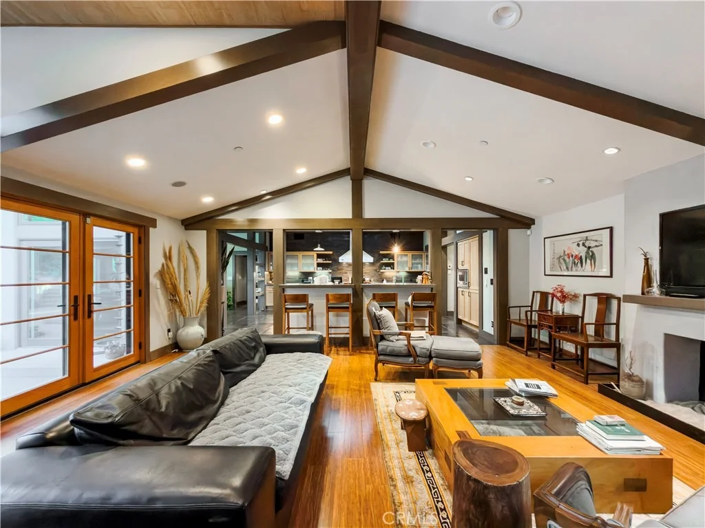 Photo of 865 W Foothill