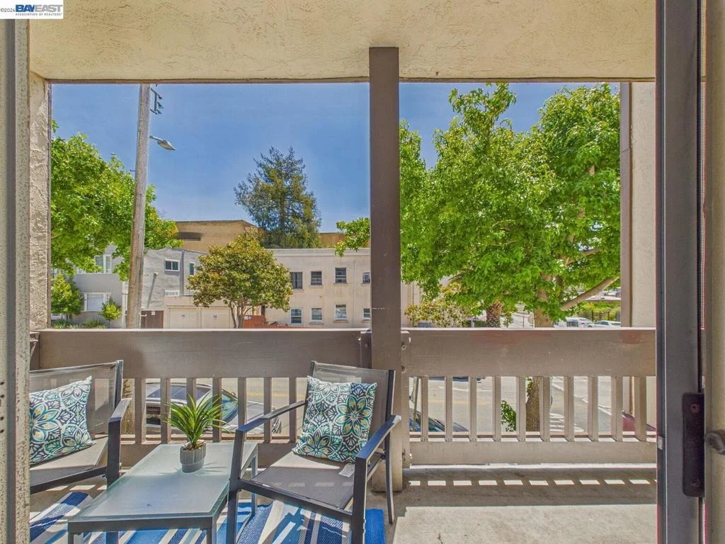 Photo of Unit 2 at 2201 Virginia St