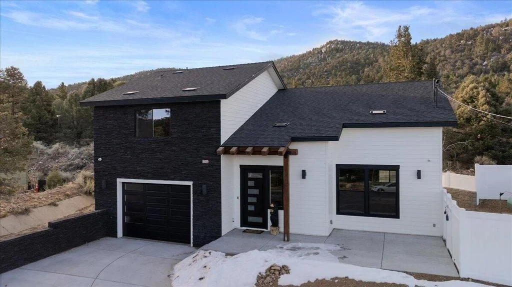Photo of 47145 Skyview Drive