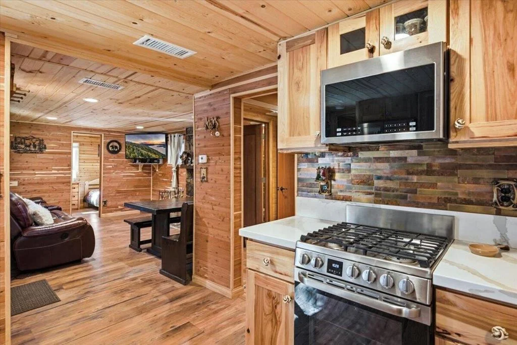 Photo of 830 Oriole Drive
