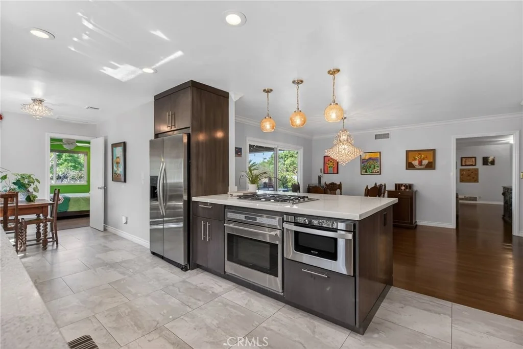 Photo of 5305 Bardwell