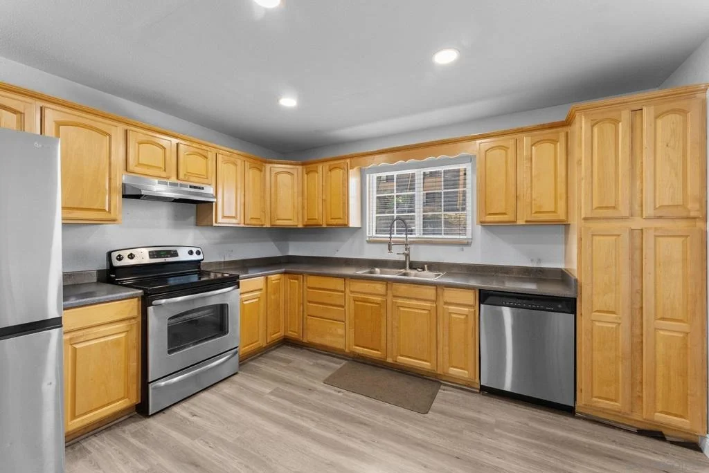 Photo of 9618 Date St