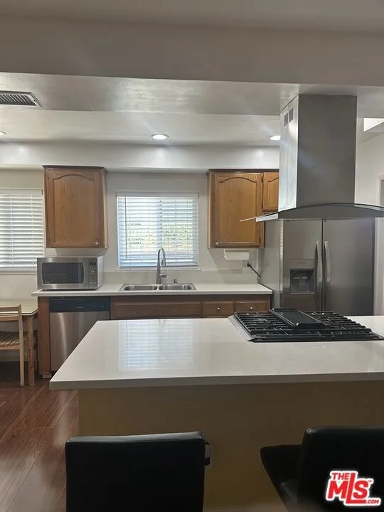 Photo of 1412 W Baker Avenue