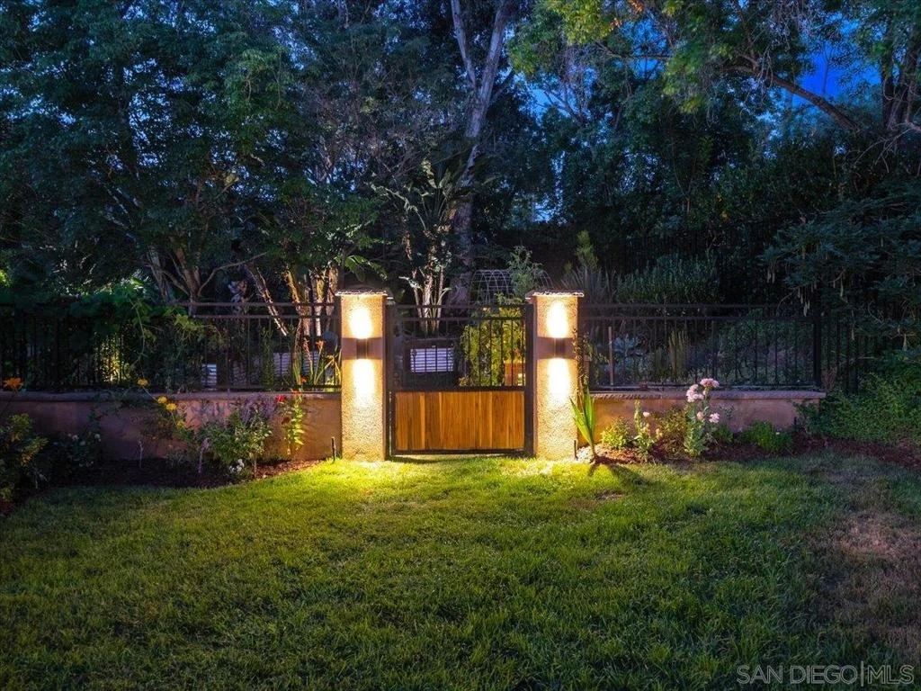 Photo of 770 Alamo