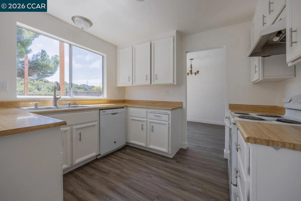 Photo of 200 Oriole Ct