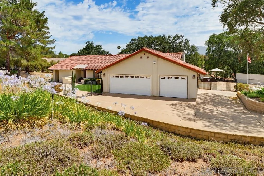 Photo of 2577 Camino Narciso