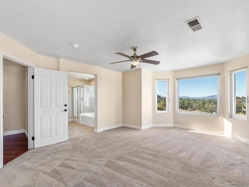 Photo of 2075 Boulders Road