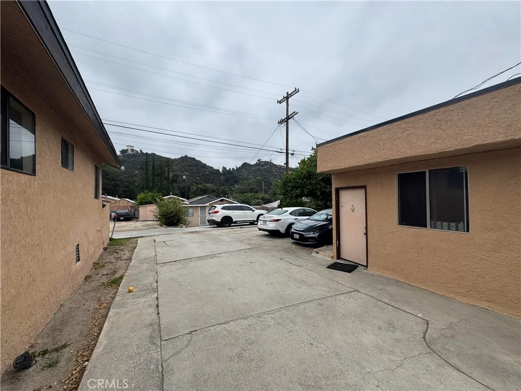 Photo of 6938 6940 Foothill Boulevard