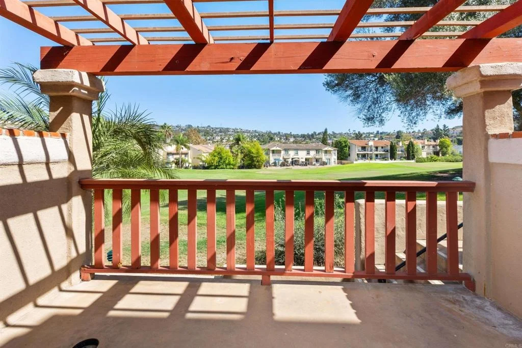Photo of Unit D at 2583 Navarra Drive