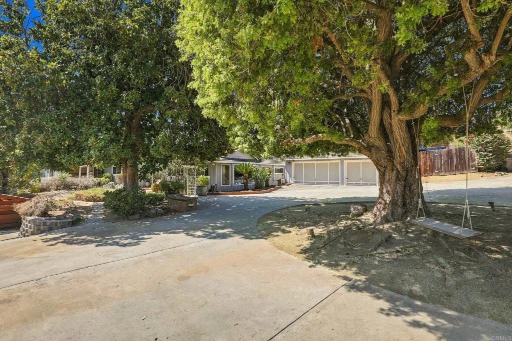 Photo of 919 Valley Dr