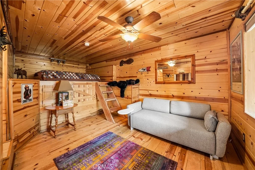 Photo of 33329 Robin Drive