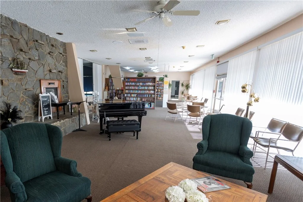 Photo of Unit E at 26344 Oak Plain
