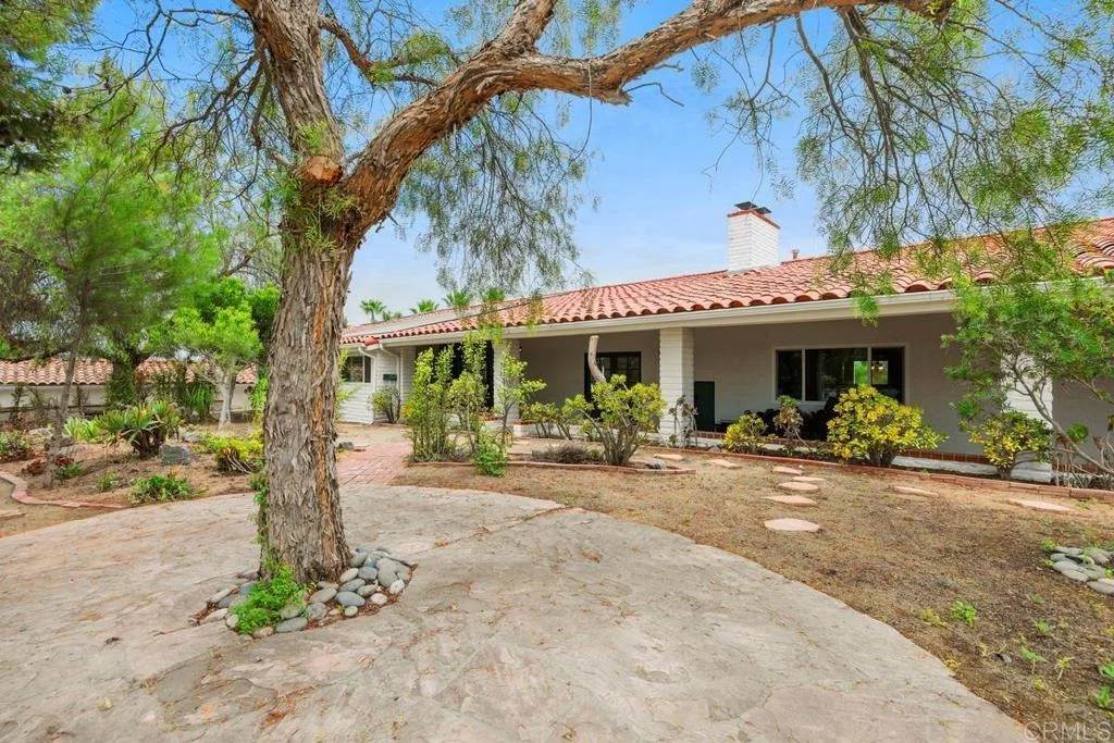 Photo of 1140 Pasadero Drive