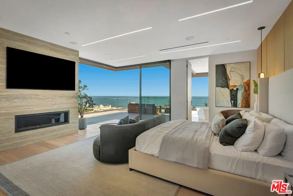 Photo of 23917 Malibu Road