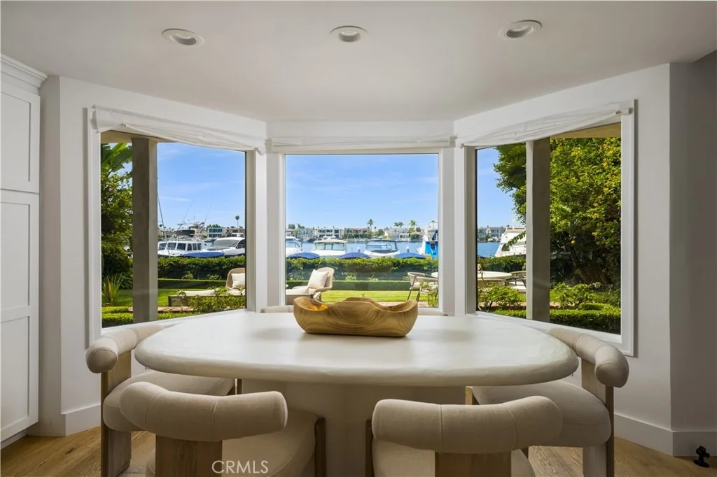 Photo of 2572 Bayshore Drive