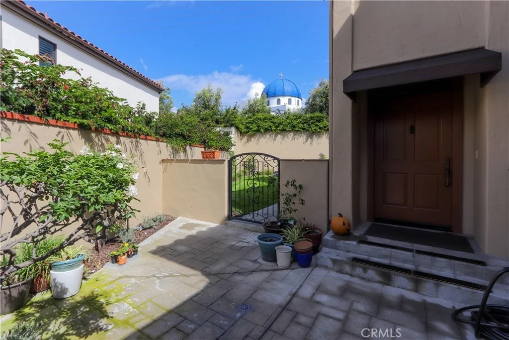 Photo of 5755 Avenida Estoril