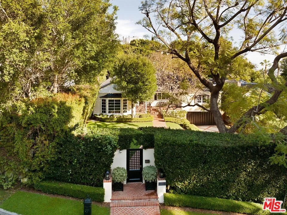 Photo of 1240 N Wetherly Drive