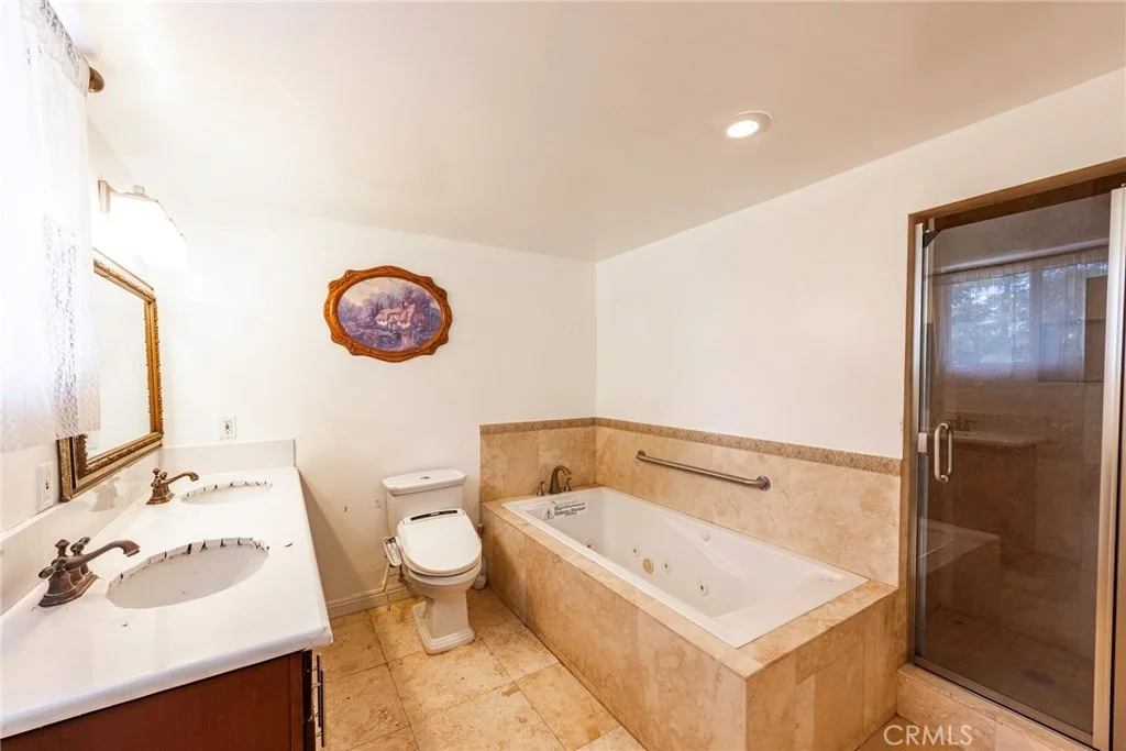 Photo of 1245 Oakhaven Road