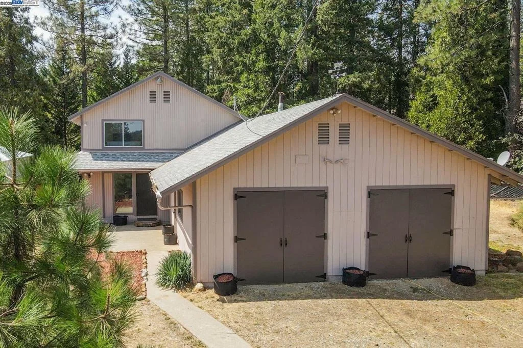 Photo of 230 Mary Ave