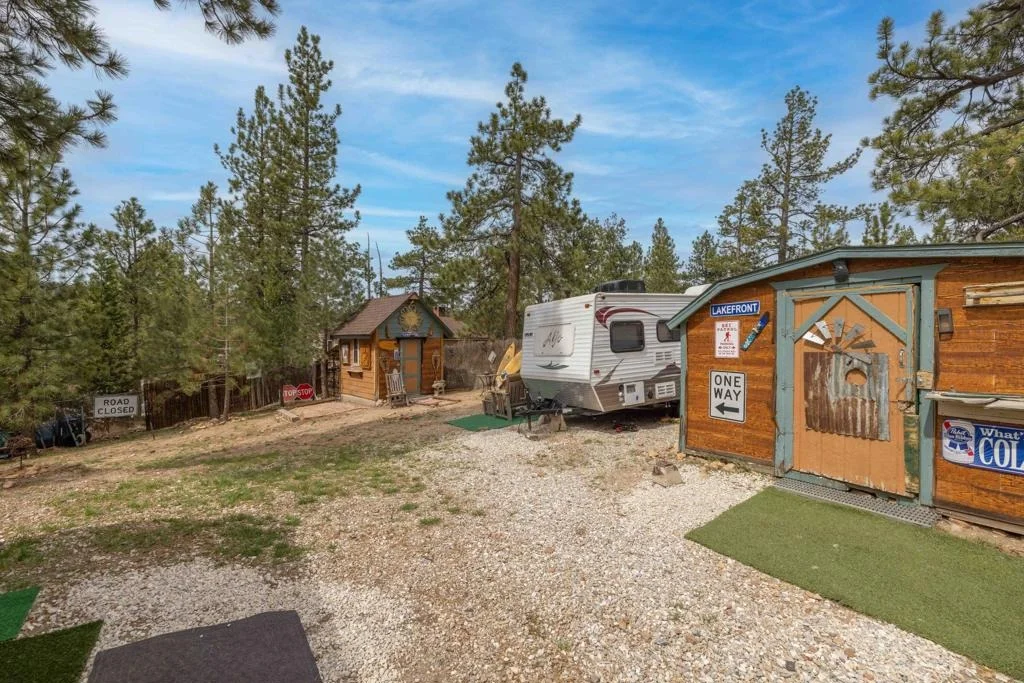 Photo of 40057 Forest Road