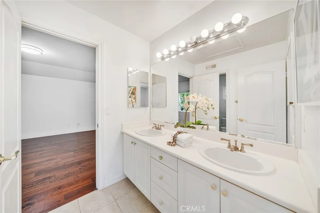 Photo of 7 Bayleaf Ln