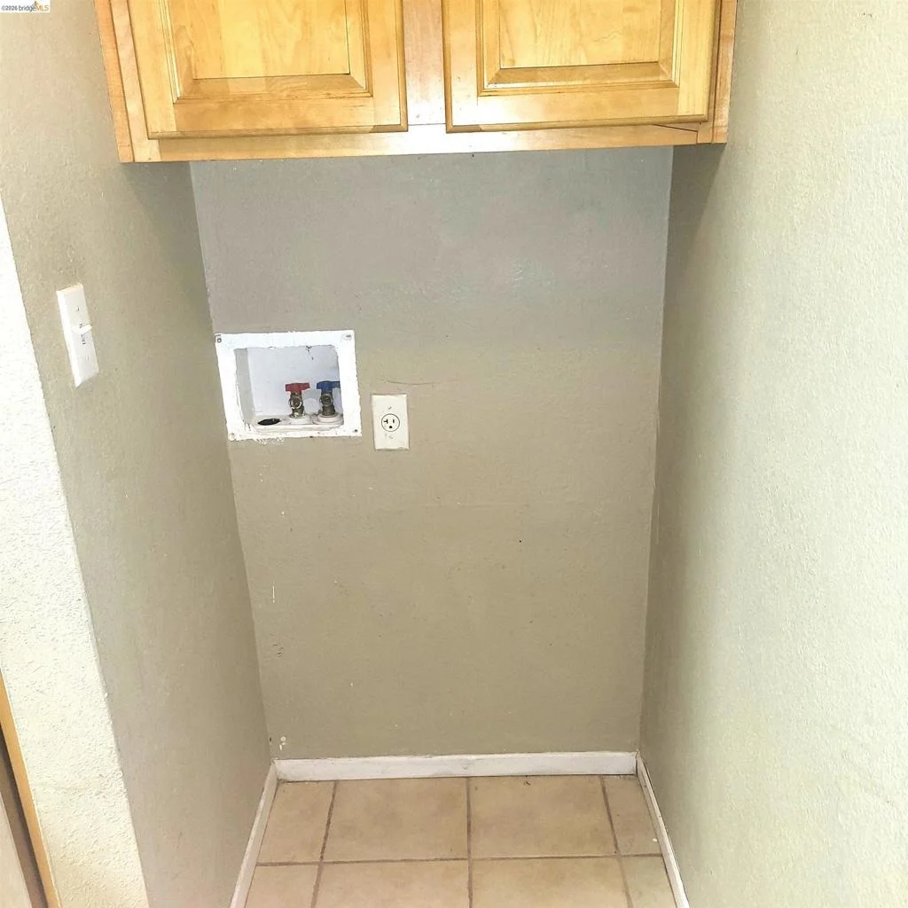 Photo of 1241 Lakeview Cir