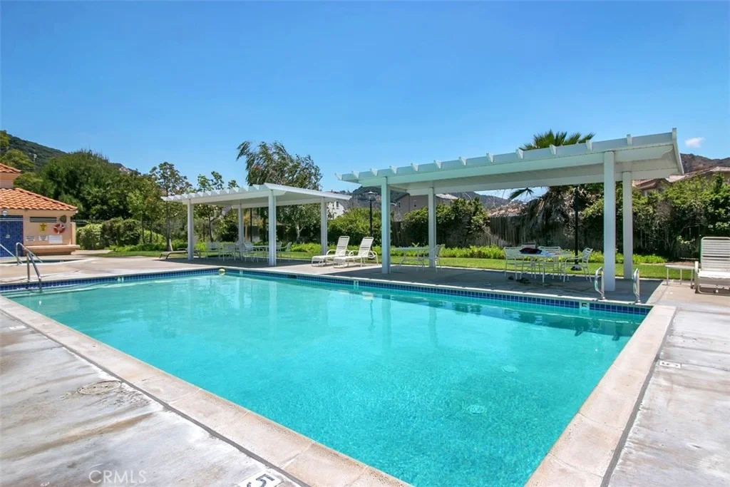Photo of 4933 Lake Shore Court