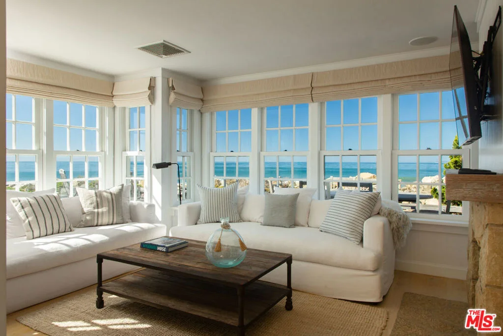 Photo of 571 Sand Point Road