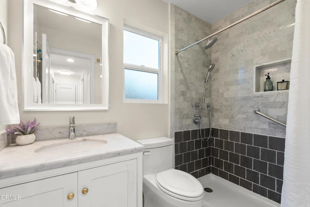 Photo of 5040 Island View Street