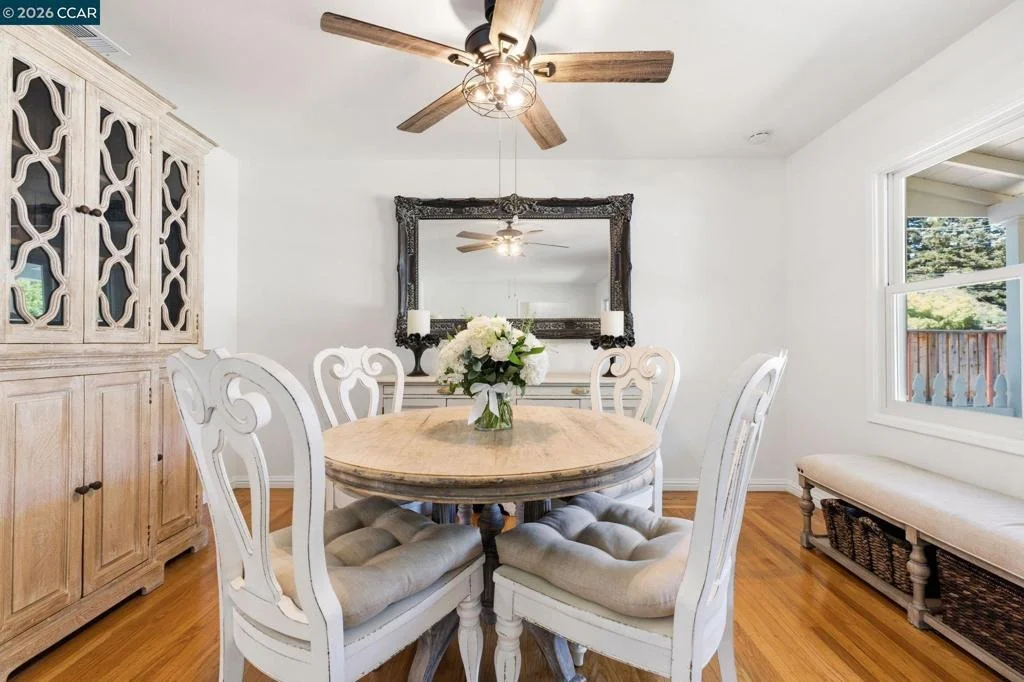Photo of 8 Lander Dr