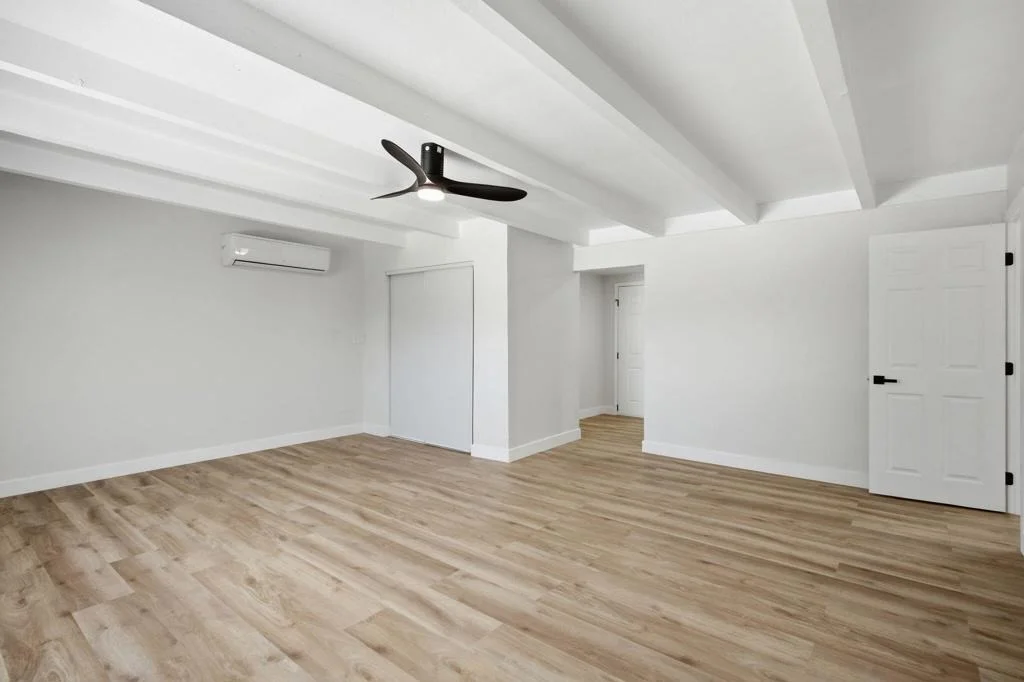 Photo of 43581 Oasis Street