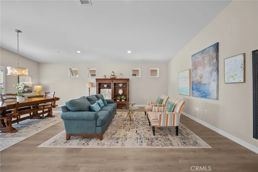 Photo of 4066 Aurora